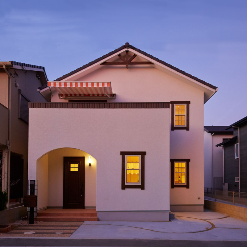 無垢材で暮らすカフェテイストの家