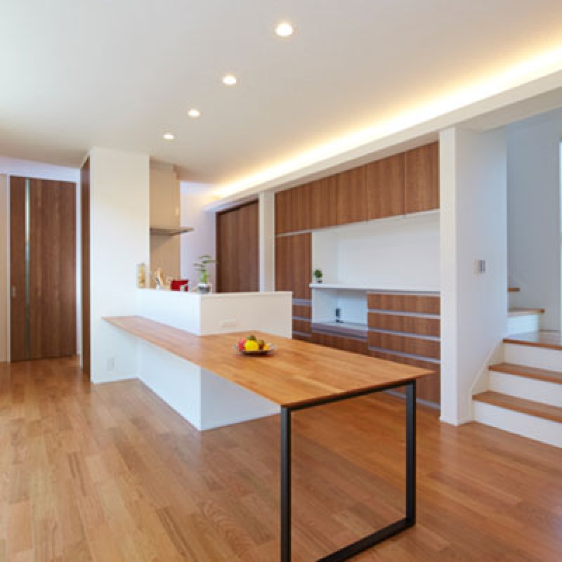 木のぬくもりに満ちた大空間のある家