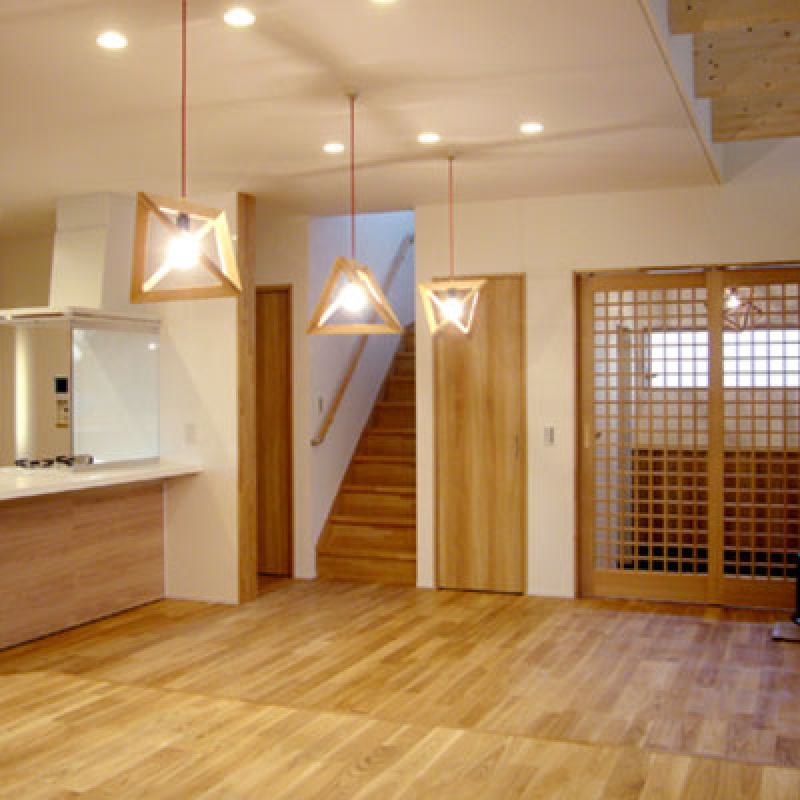 木のぬくもりと共に過ごす家