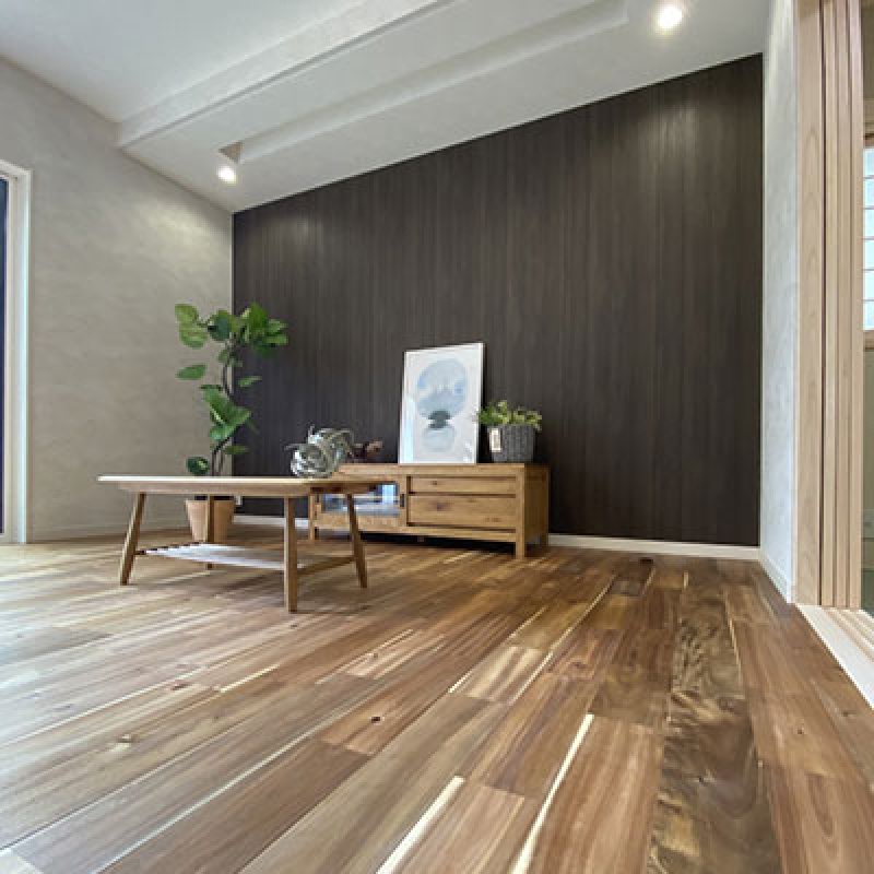 若いご夫婦が建築士と二人三脚で建てたお家