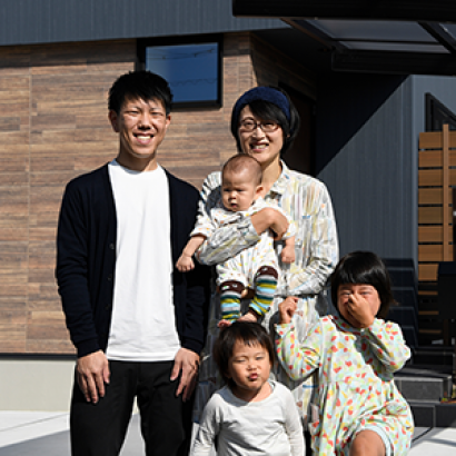 ホームシアターを楽しめる大空間のリビング