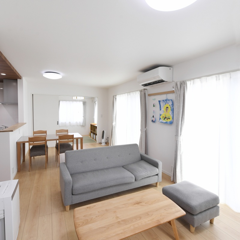 高性能の断熱材とサッシで手に入れた「家族の健康」と「エコ」