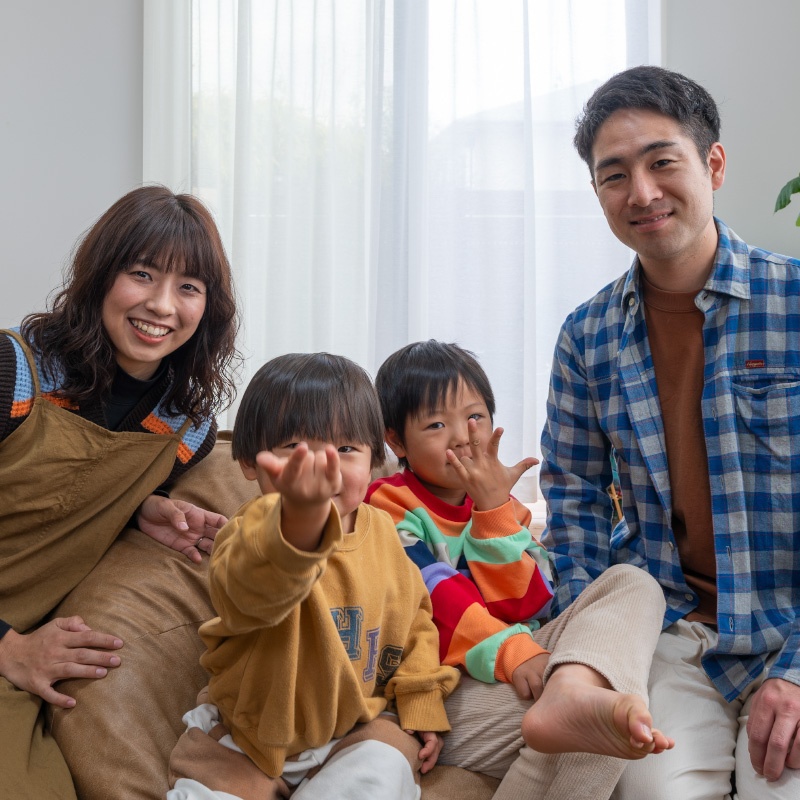 木の柔らかさとデザイン性を活かした ナチュラルテイストの住まい