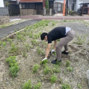 イクリア草抜き隊